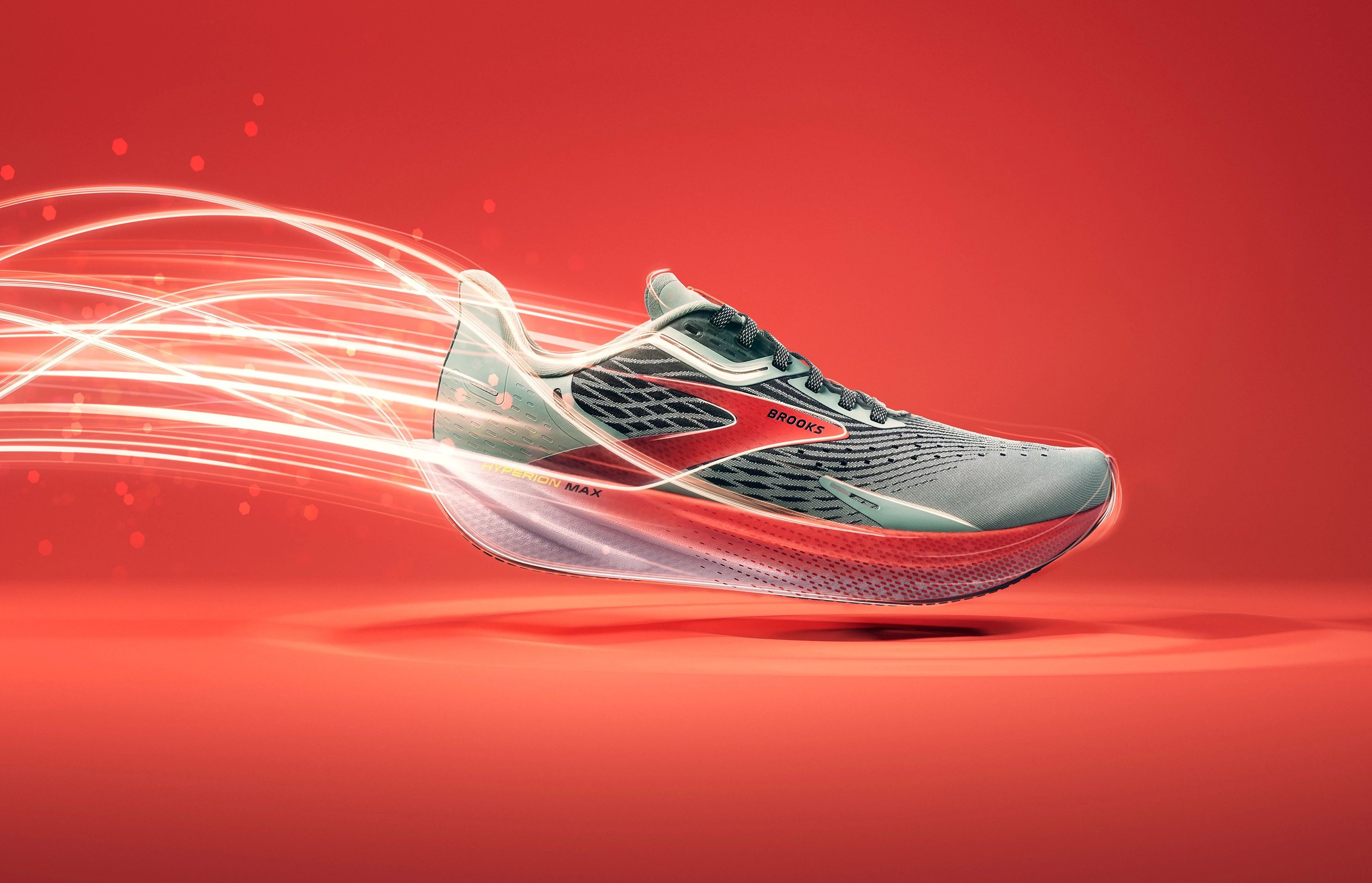 BROOKS HYPERION MAX的輕巧靈敏、和高動能回饋，幫助跑者完成高強度的長距離課表